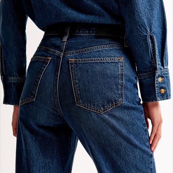 Abercrombie High-Rise Loose Jean in Dark Wash, Long Length - Picture 5 of 8